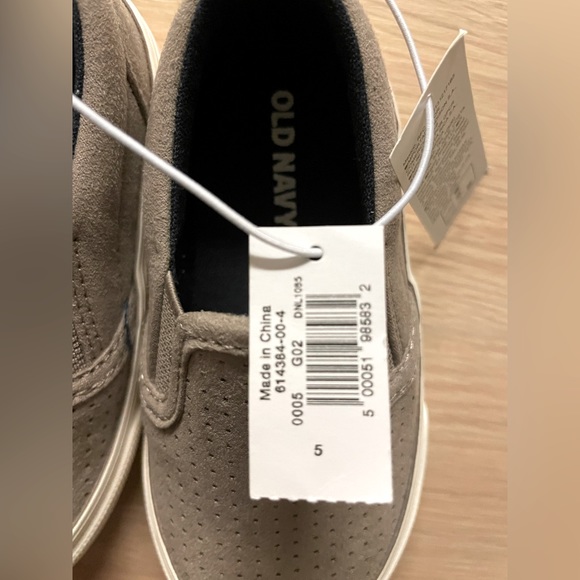 Toddler boy slip on shoe. - Picture 2 of 2